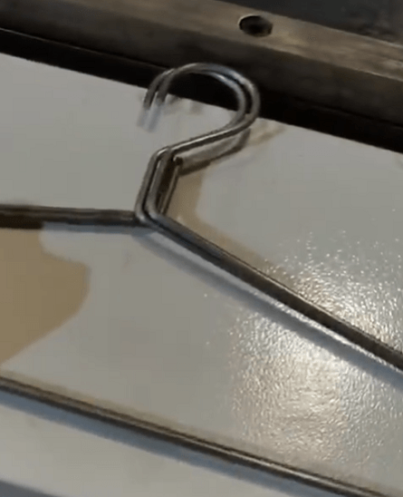 Hanger bending by 2D CNC machine  Z055