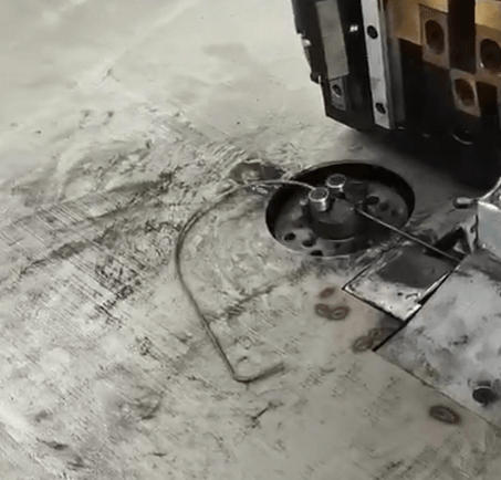 Automatic 2D CNC Bender Plus Welding Machine For Heart-Shaped Z064