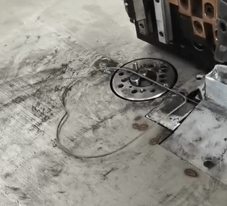 Automatic 2D CNC Bender Plus Welding Machine For Heart-Shaped Z064