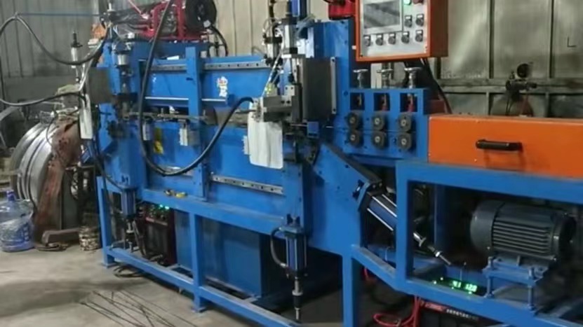 Movable board house pull ring automatic forming welding machine A3D026